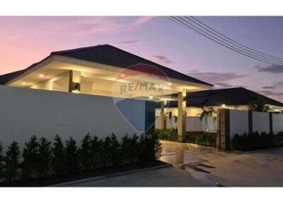 Luxury Modern Pool Villa, 3 Bed 3 Bath in Hua Hin Soi 70 For Sale