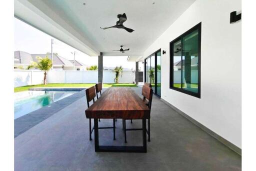 Luxury Modern Pool Villa, 3 Bed 3 Bath in Hua Hin Soi 70 For Sale