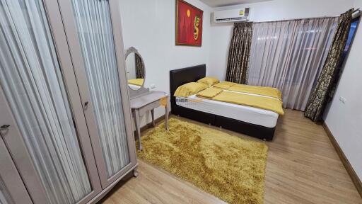 คอนโดนี้มี 1 ห้องนอน  อยู่ในโครงการ คอนโดมิเนียมชื่อ Supalai Mare  ตั้งอยู่ที่
