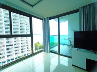 Cozy 1-bedroom condo with sea view at Wongamat