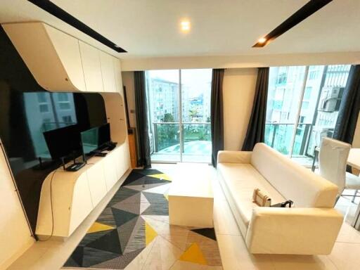 2-Bedroom Condo in the Heart of Pattaya