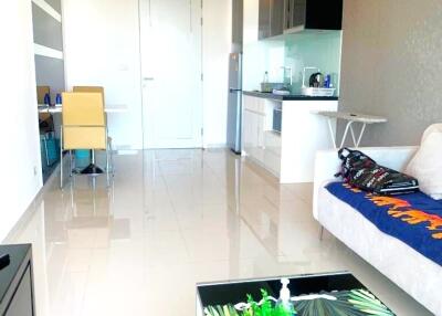 Spacious 1-bedroom Condo on Pratamnak Hill