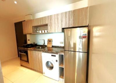 Stylish 2-Bedroom Condo at Pratamnak Hill