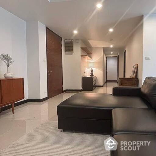 2-BR Condo at Avenue 61 Condominium near BTS Thong Lor