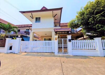 3 Bedrooms Villa / Single House in Tropical Village East Pattaya H010720