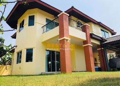 3 Bedrooms Villa / Single House in Green Field Villa 1 East Pattaya H010112