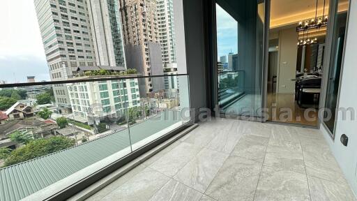 2 Bedrooms fully furnished condo at Baan Sindhorn for rent - Langsuan