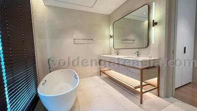 2 Bedrooms fully furnished condo at Baan Sindhorn for rent - Langsuan