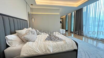 2 Bedrooms fully furnished condo at Baan Sindhorn for rent - Langsuan