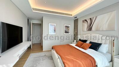 2 Bedrooms fully furnished condo at Baan Sindhorn for rent - Langsuan