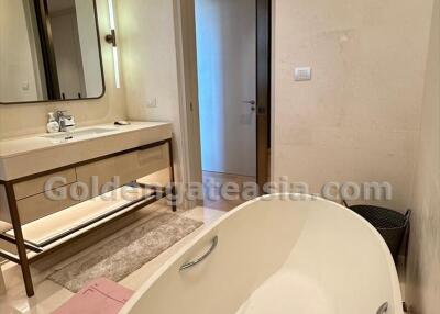 2 Bedrooms fully furnished condo at Baan Sindhorn for rent - Langsuan