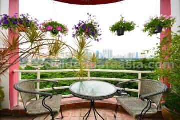 3 Bedrooms Condo close to both Lumphini Park and Benjakitti Forest Park - Lumphini, Pathumwan