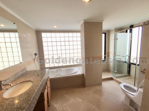 3 Bedrooms modern apartment Close to Lumphini Park - Sathorn