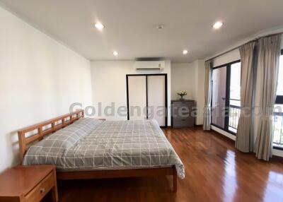 3 Bedrooms modern apartment Close to Lumphini Park - Sathorn