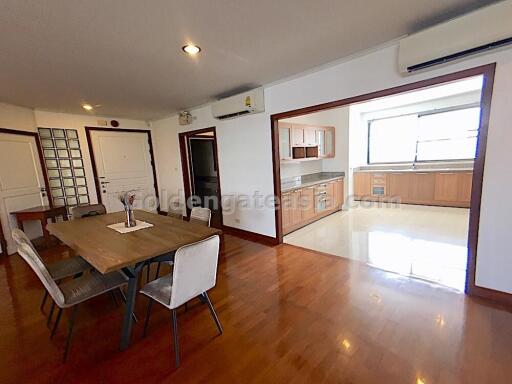 3 Bedrooms modern apartment Close to Lumphini Park - Sathorn