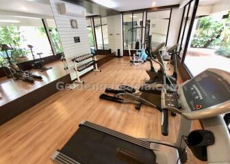 3 Bedrooms modern apartment Close to Lumphini Park - Sathorn