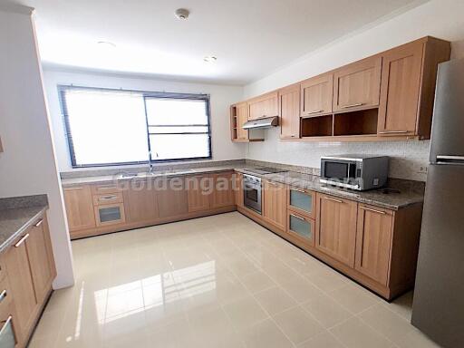 3 Bedrooms modern apartment Close to Lumphini Park - Sathorn