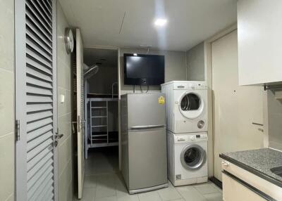 Utility room with appliances