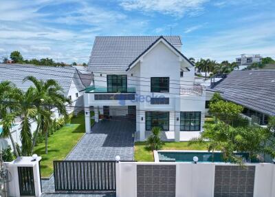 6 Bedrooms House in Natheekarn Park View East Pattaya H011682