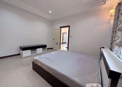 3 Bedrooms House in Pattaya Hill Village 1 East Pattaya H008382