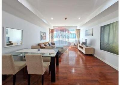 Corner Condo on Sukhumvit 24 with Balcony in Prime Bangkok