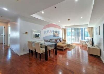 Corner Condo on Sukhumvit 24 with Balcony in Prime Bangkok