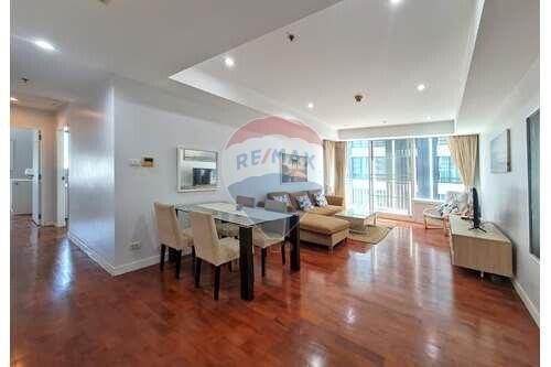 Corner Condo on Sukhumvit 24 with Balcony in Prime Bangkok