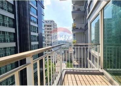 Corner Condo on Sukhumvit 24 with Balcony in Prime Bangkok