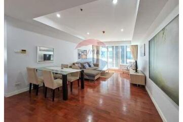 Corner Condo on Sukhumvit 24 with Balcony in Prime Bangkok