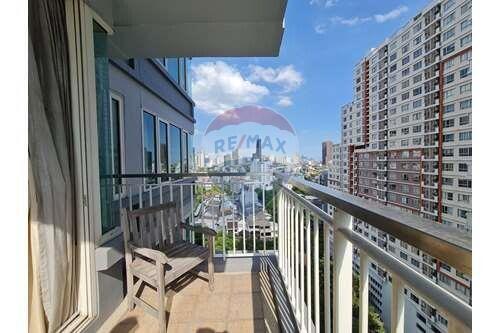 Corner Condo on Sukhumvit 24 with Balcony in Prime Bangkok