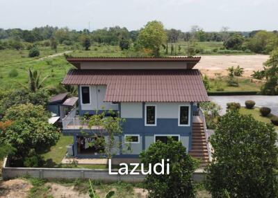 2 Bedrooms house For Sale with Mountain Views