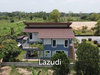 2 Bedrooms house For Sale with Mountain Views