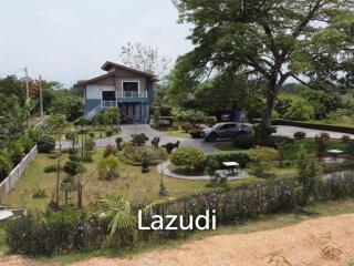 2 Bedrooms house For Sale with Mountain Views