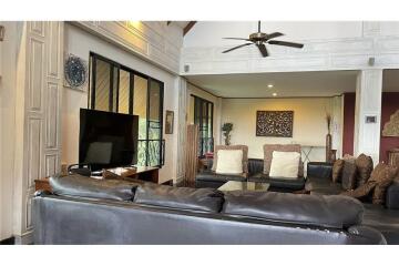 Pool villa with sea views in Ao nang