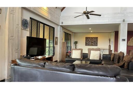 Pool villa with sea views in Ao nang