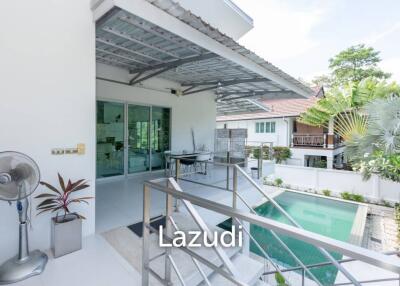 Modern 4 Bedroom Pool Villa Close to Town