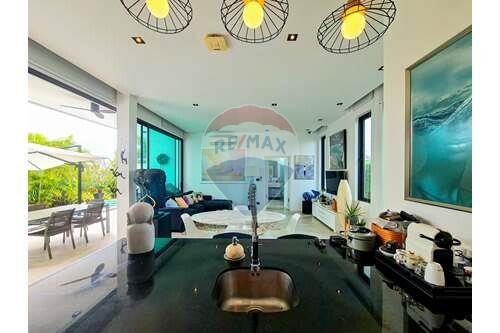 3 Bed 3 Bath Two Storey Modern Villa in Hua Hin Soi 112 For Sale