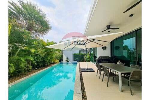 3 Bed 3 Bath Two Storey Modern Villa in Hua Hin Soi 112 For Sale