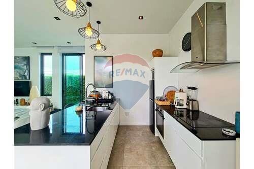 3 Bed 3 Bath Two Storey Modern Villa in Hua Hin Soi 112 For Sale