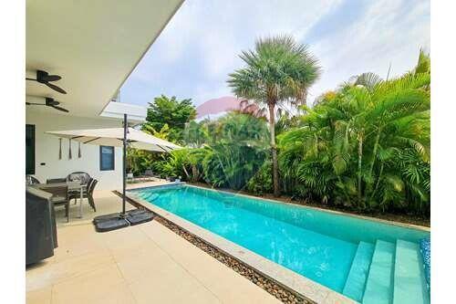 3 Bed 3 Bath Two Storey Modern Villa in Hua Hin Soi 112 For Sale