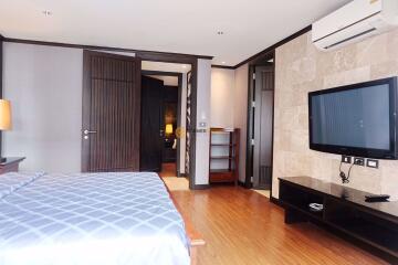 คอนโดนี้ มีห้องนอน 2 ห้องนอน  อยู่ในโครงการ คอนโดมิเนียมชื่อ Prime Suites 