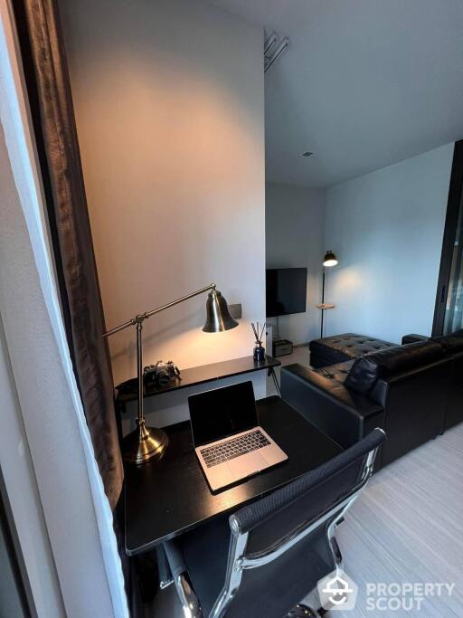 1-BR Condo at Life Asoke - Rama 9 near MRT Phra Ram 9