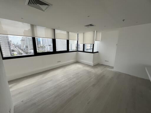 For Rent Bangkok Office Sukhumvit BTS Thong Lo Watthana