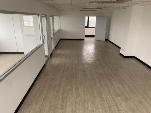 For Rent Bangkok Office Sukhumvit BTS Thong Lo Watthana