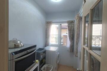 For rent 4 Bedrooms house at Home in Park