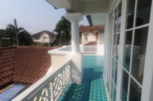 For rent 4 Bedrooms house at Home in Park