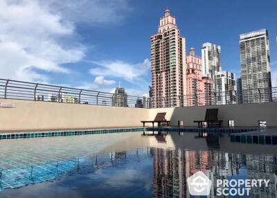 2-BR Condo at Monterey Place Sukhumvit 16 near MRT Queen Sirikit National Convention Centre