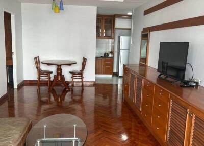 2-BR Condo at Monterey Place Sukhumvit 16 near MRT Queen Sirikit National Convention Centre