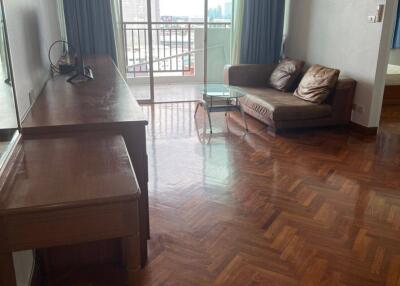 2-BR Condo at Monterey Place Sukhumvit 16 near MRT Queen Sirikit National Convention Centre