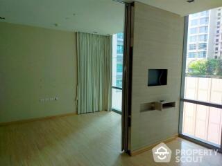 1-BR Condo at The Room Sukhumvit 21 near MRT Sukhumvit